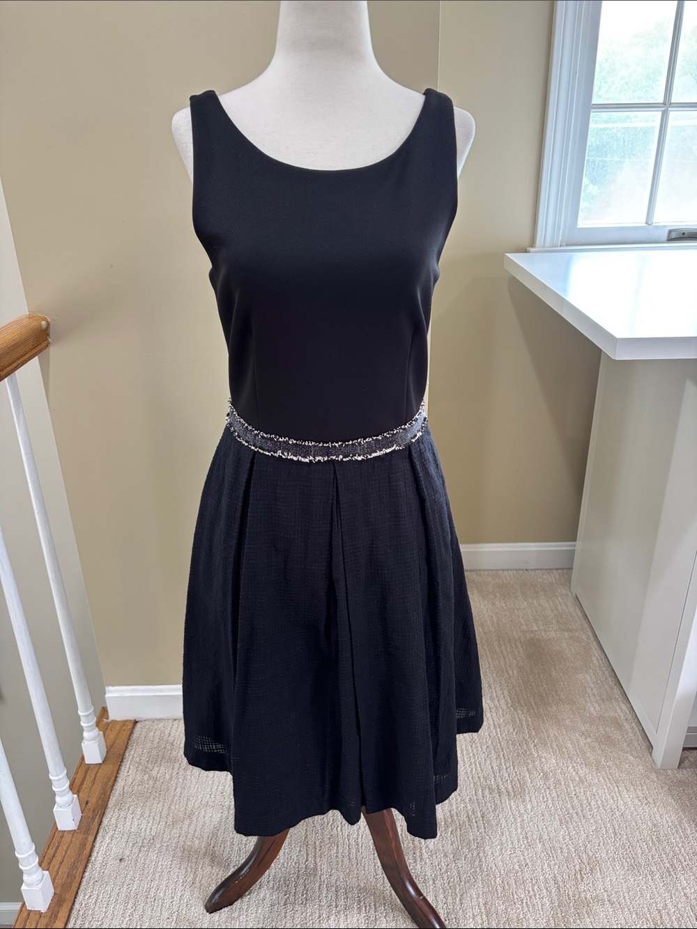 Barneys New York Black Sleeveless Fit-and-Flare w/ Contrasting Waistband Size 6